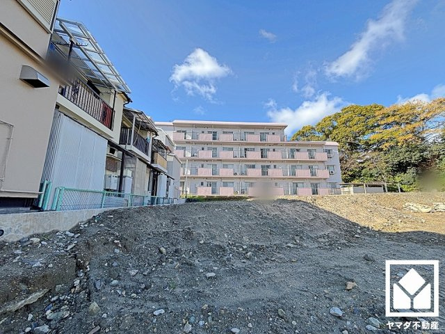 尼崎市東園田町1丁目　3期　4号棟の外観|阪急電鉄神戸線「園田」駅まで徒歩約17分の立地。毎日の通勤・通学だけでなく、休日のお出かけまで利便性に優れています。