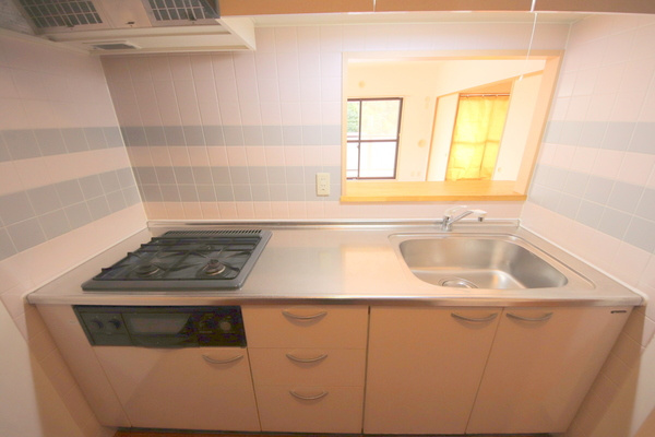奈良市三碓５丁目の賃貸マンションのキッチン