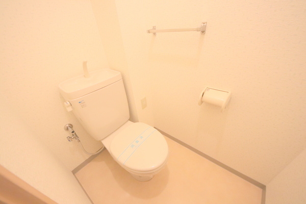 奈良市三碓５丁目の賃貸マンションのトイレ