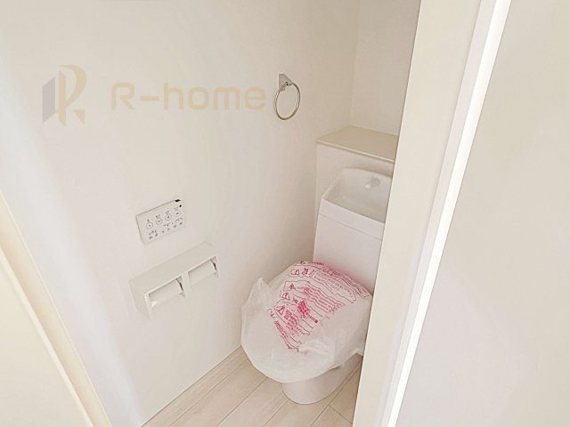 我孫子市岡発戸1期　新築戸建て　1号棟のトイレ|2階にもトイレがあるので、忙しい時間帯も安心です♪