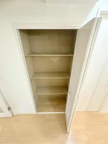 グランドパレス学園前 C棟の収納