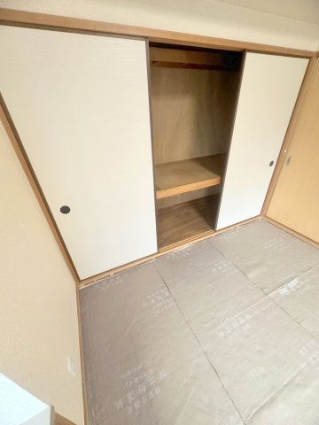 グランドパレス学園前 C棟の収納