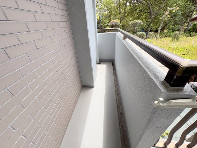 グランドパレス学園前 C棟のバルコニー