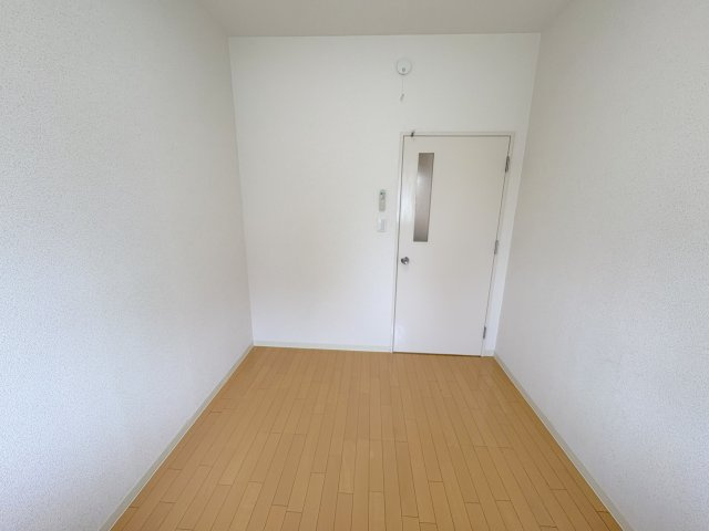 グランドパレス学園前 C棟の洋室