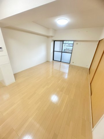 グランドパレス学園前 C棟の居間・リビング