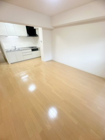 グランドパレス学園前 C棟の居間・リビング