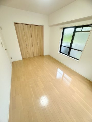 グランドパレス学園前 C棟の洋室