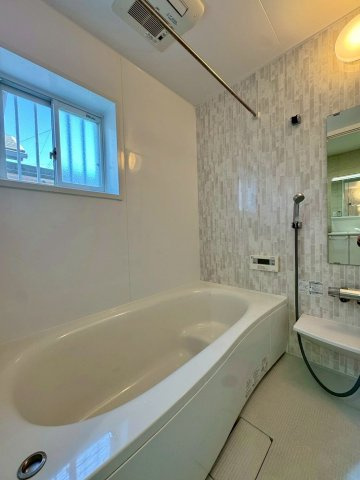 守山市小島町　中古戸建ての浴室|浴室乾燥機付きで、雨の日のお洗濯も困りません。