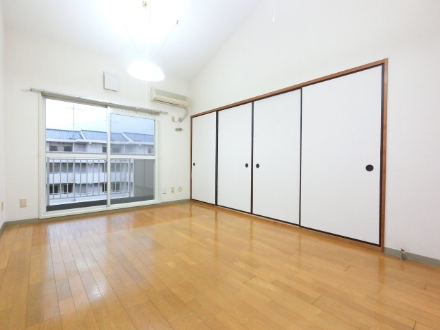 【居間・リビング】 | 成田コミュニティープラザ　8号棟