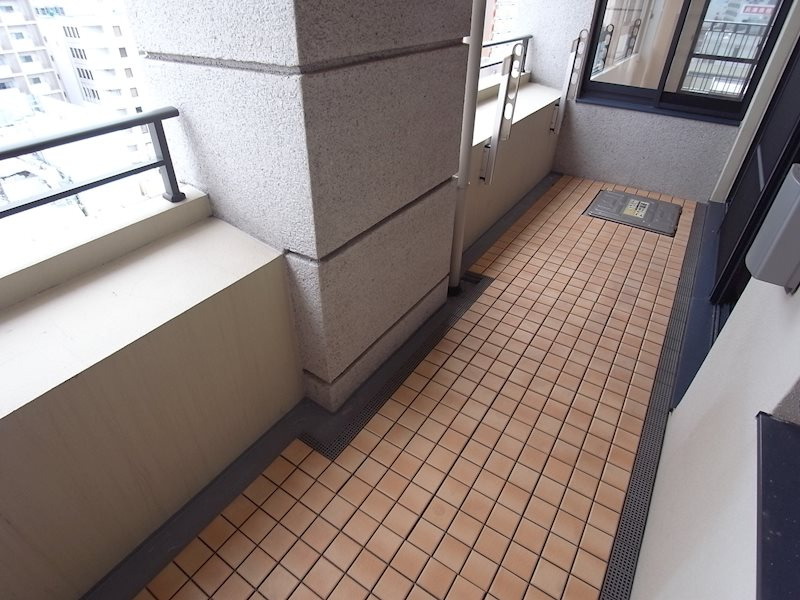 ライオンズマンション神戸栄町通のバルコニー