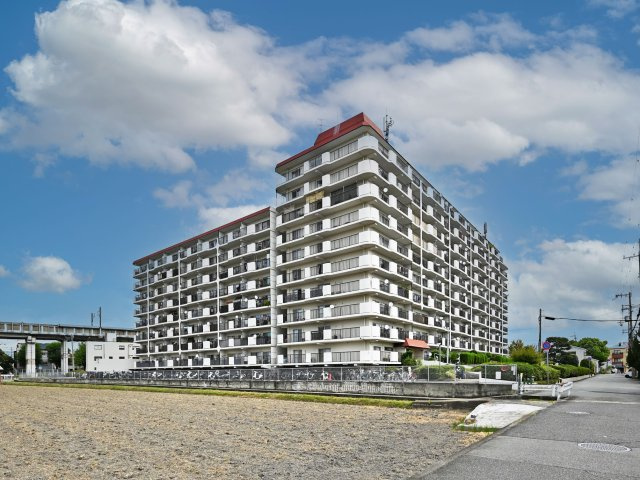コンドミニアム甲東園の外観|阪急「甲東園」駅徒歩13分×2026年2月室内全面リフォーム済の大変美麗なお家です！即日ご案内可能です♪皆様からのご連絡を心よりお待ちしております。