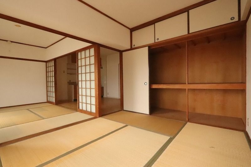 福岡市南区屋形原４丁目の賃貸マンションの居間・リビング