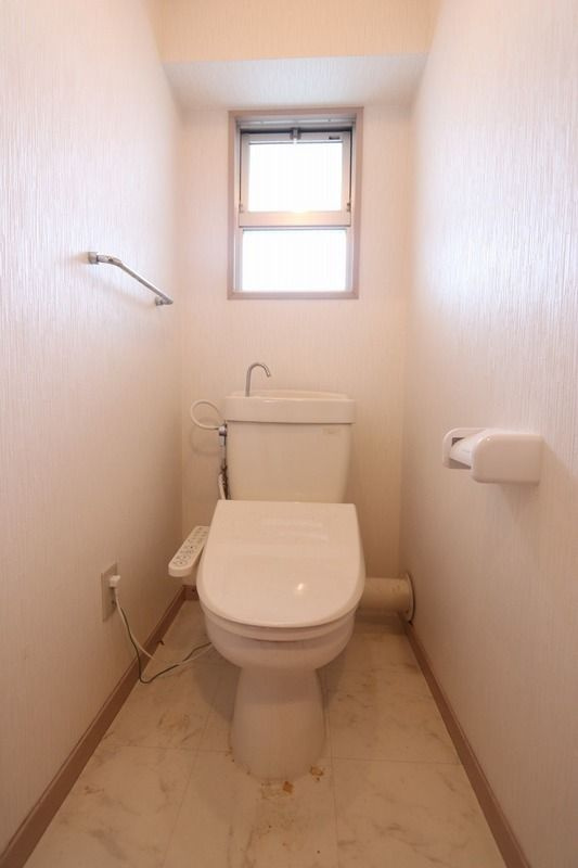 福岡市南区屋形原４丁目の賃貸マンションのトイレ
