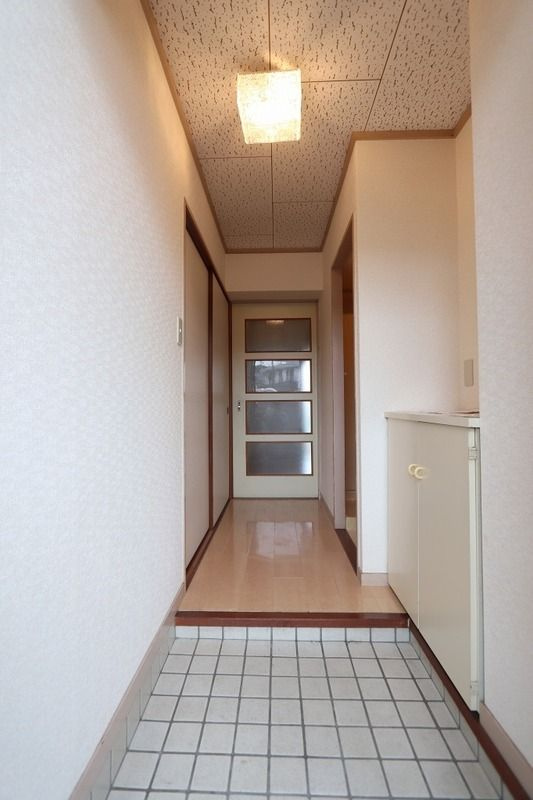 福岡市南区屋形原４丁目の賃貸マンションの玄関