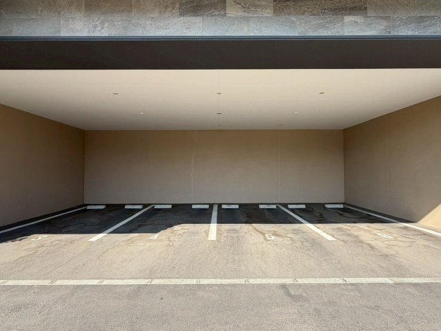  ランドアーク福間の駐車場