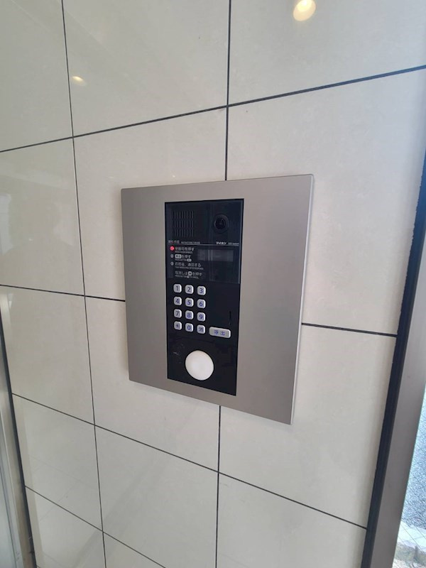 カーロ・アロッジオのセキュリティ