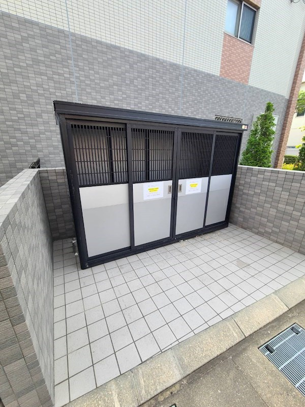 カーロ・アロッジオのその他