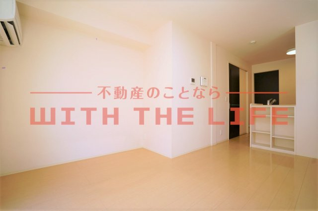 ルーエ西町【10，000円キャッシュバック対象物件】の居間・リビング|使いやすい居間です