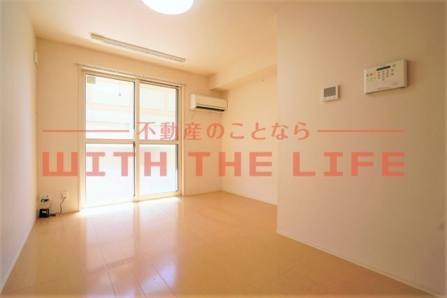 ルーエ西町【10，000円キャッシュバック対象物件】の洋室|明るい洋室です