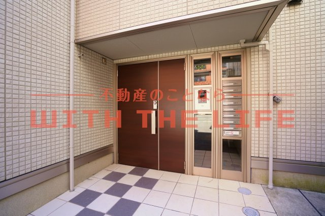 ルーエ西町【10，000円キャッシュバック対象物件】のエントランス|清潔なエントランスです