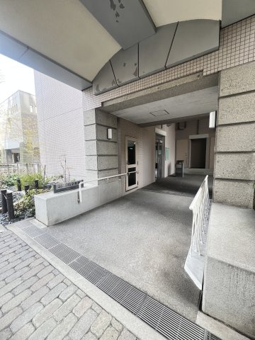 ＲＩＣイーストコート7番街2番館のエントランス