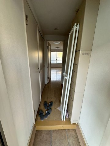 岡本グローリーハイツの玄関