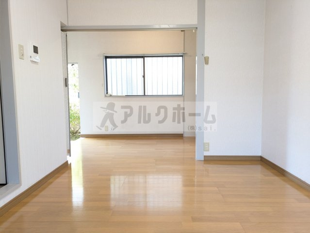 畑本ハイツの居間・リビング|畑本ハイツ（柏原市旭ケ丘・河内国分駅）　居室スペース