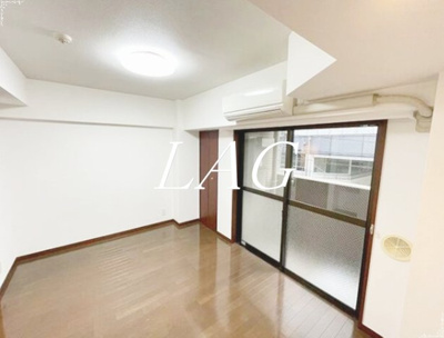 【居間・リビング】 | フェニックス新橋弐番館 | 洋室のお部屋です。