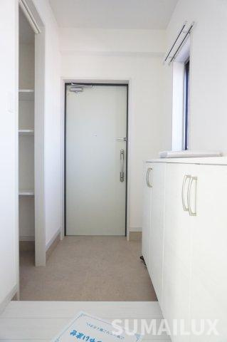 熊本市北区武蔵ケ丘５丁目の賃貸マンションの玄関