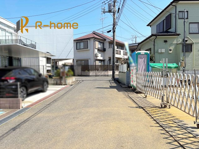 我孫子市天王台6丁目1期　新築戸建て　1号棟の前面道路含む現地写真|『今から見たい！』大歓迎です♪
お気軽にＲ－ｈomeまでお問い合わせください。