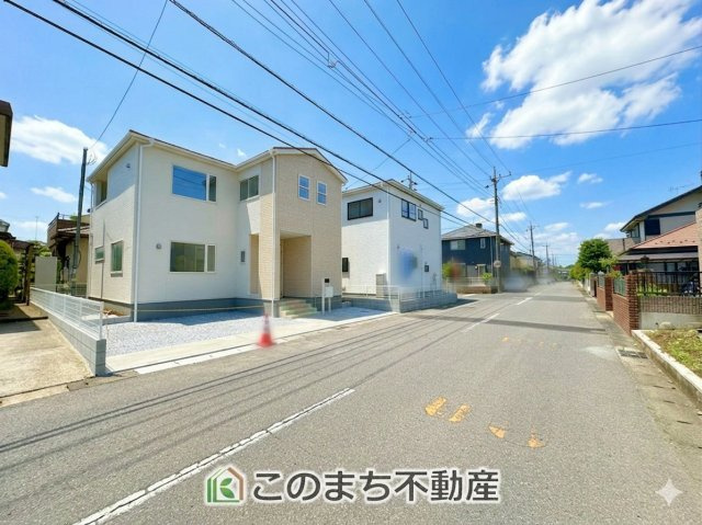 LiveleGarden.S宇都宮西川田南第9の前面道路含む現地写真|前面道路は広々としてます！運転が苦手な方でもお車の出し入れ簡単で安心です☆
