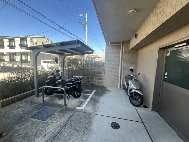 ベルドゥムール鎌ヶ谷オークのその他共用部分|バイク置場