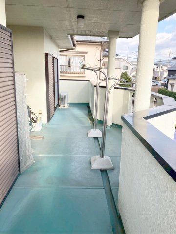 篠栗町和田３丁目 中古戸建のバルコニー|広々としたバルコニー！布団などの大きなものも干せますね！
