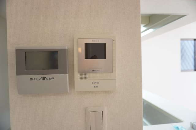 草加市谷塚仲町 中古戸建のセキュリティ|TVモニター付きインターフォン