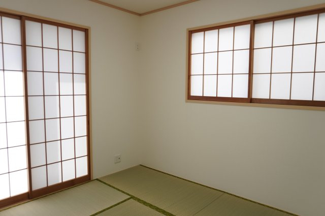 草加市谷塚仲町 中古戸建の和室|5.2帖