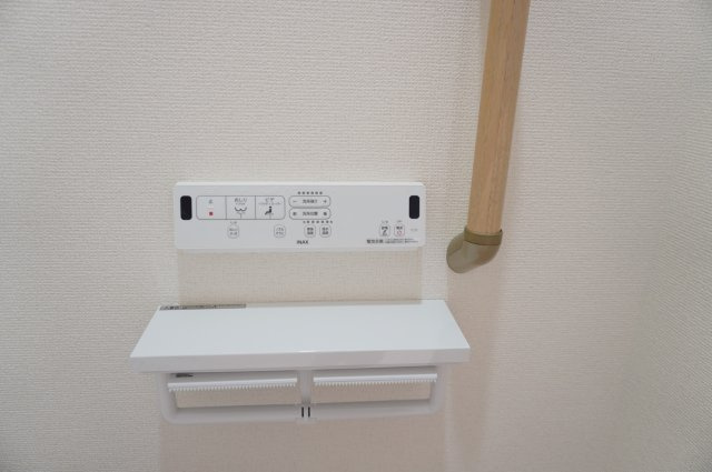 草加市谷塚仲町 中古戸建のトイレ
