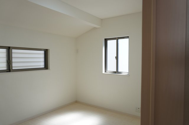 草加市谷塚仲町 中古戸建の洋室|5.2帖