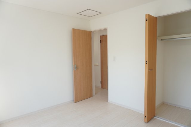 草加市谷塚仲町 中古戸建の洋室
