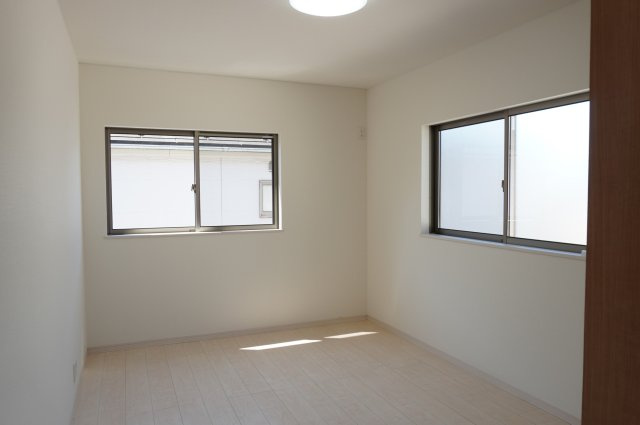 草加市谷塚仲町 中古戸建の洋室|6.7帖