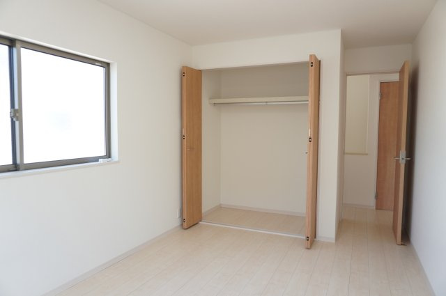 草加市谷塚仲町 中古戸建の収納