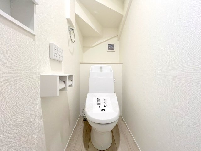 武蔵村山市大南5丁目　全1棟　新築戸建て　のトイレ