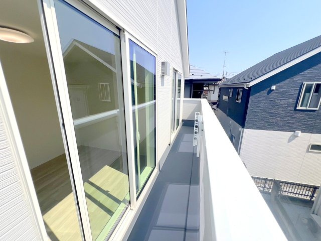 武蔵村山市大南5丁目　全1棟　新築戸建て　のバルコニー