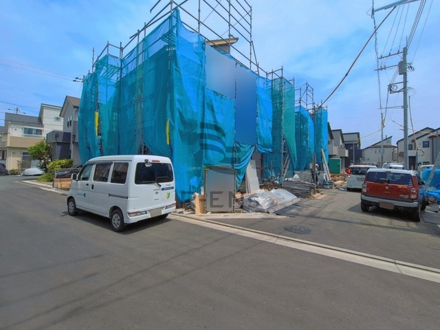 【前面道路含む現地写真】 | 西東京市泉町３丁目　新築戸建て　１号棟 | 落ち着いた住宅街の一角、穏やかな暮らしを育むエリアです