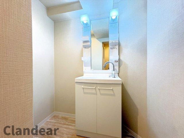 パラスト日暮里の独立洗面台|ドキドキの新生活も、安心してスタート。ぴったりの住まいを見つけませんか？クランディアが一緒に住まい選びをサポートします‼　まずは、お気軽にお問合せください　＃クランディア