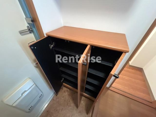 プラスパ・ダイトク|下駄箱