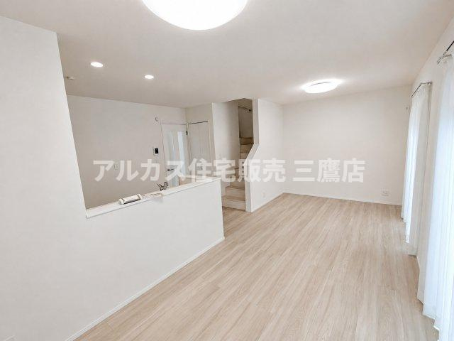 京王線 仙川駅 16分 新築戸建 三鷹市新川1丁目の居間・リビング