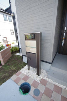 【その他】 | 【仲介手数料無料！！】日野市宮　新築戸建て（全15棟）14号棟　5630万円 | 宅配ボックス