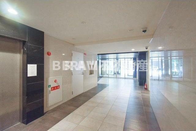 プレサンス堺筋本町駅前　BRAVI不動産のロビー