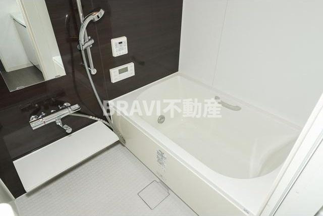 プレサンス堺筋本町駅前　BRAVI不動産の浴室