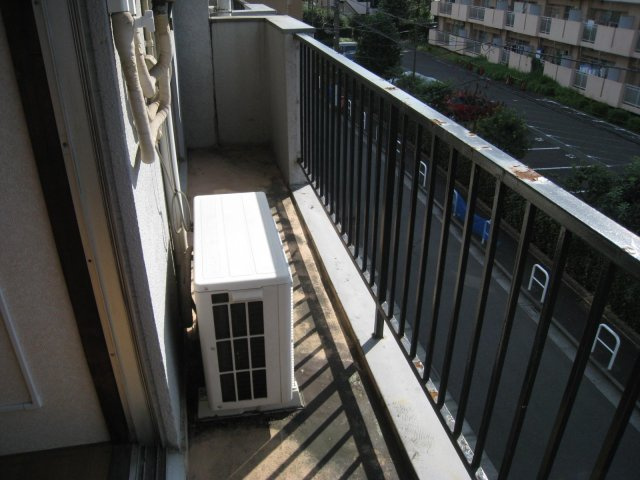 【バルコニー】 | 和田クリーンキャッスル | ※お写真は以前のものです。